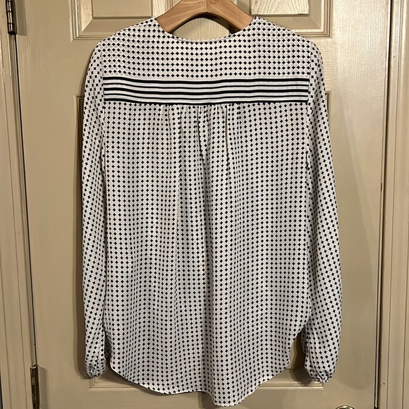 Max Studio long sleeve blouse size M - Picture 2 of 4